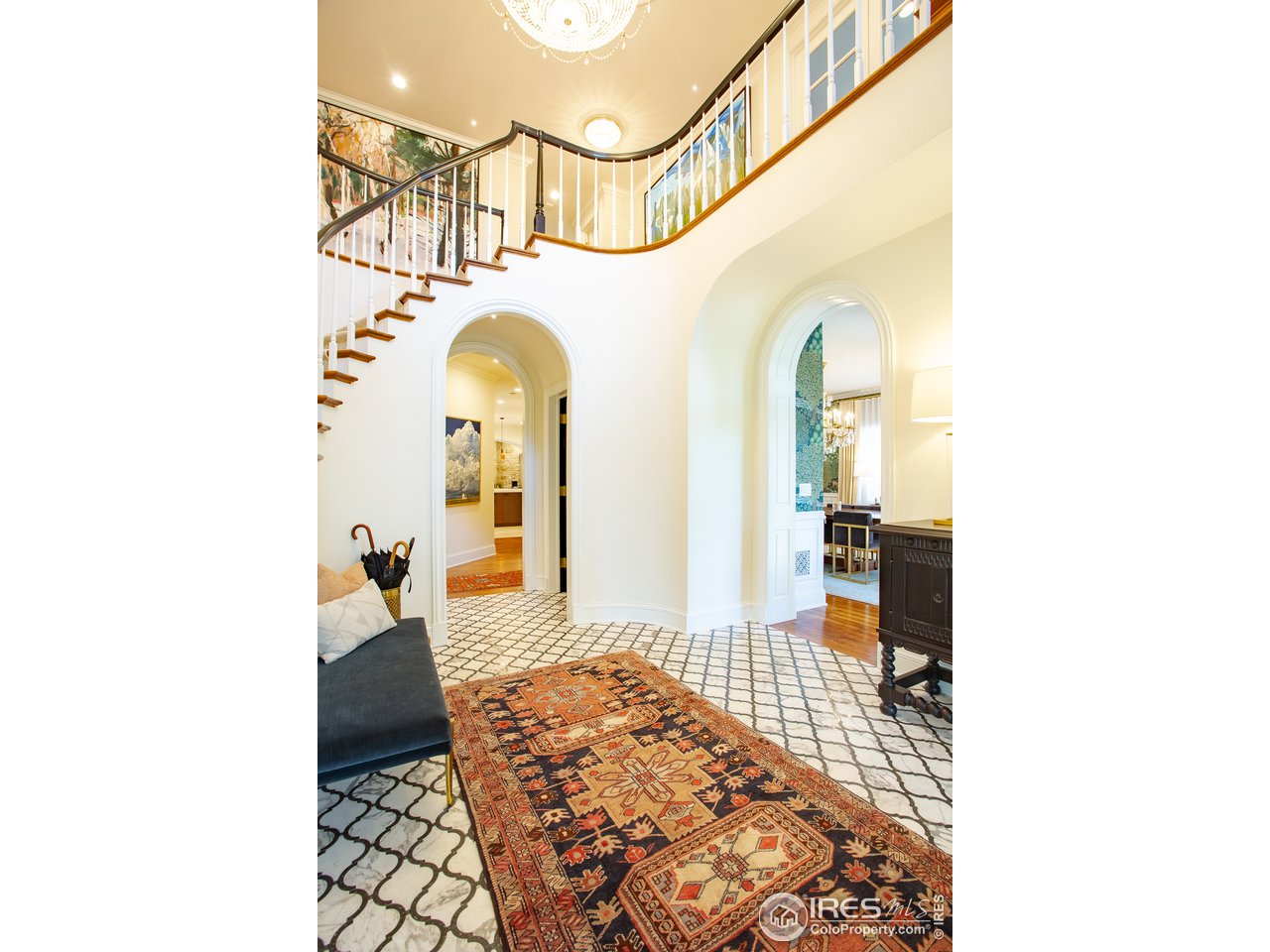 985 Gilbert Street Boulder, CO 80302 - Photo 20 of 40 a very nice looking room with a large window