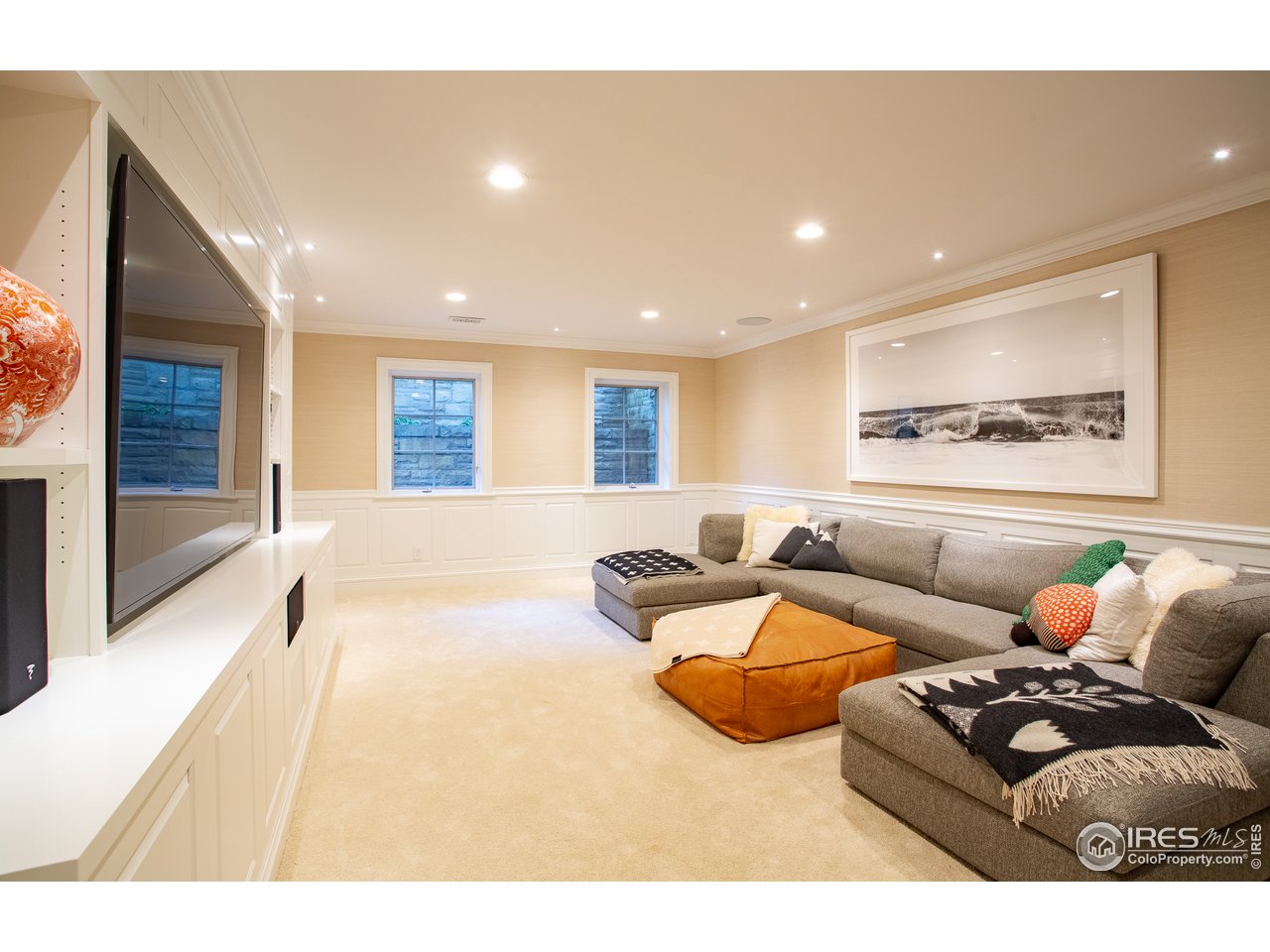 985 Gilbert Street Boulder, CO 80302 - Photo 27 of 40 a living room with furniture and a large window