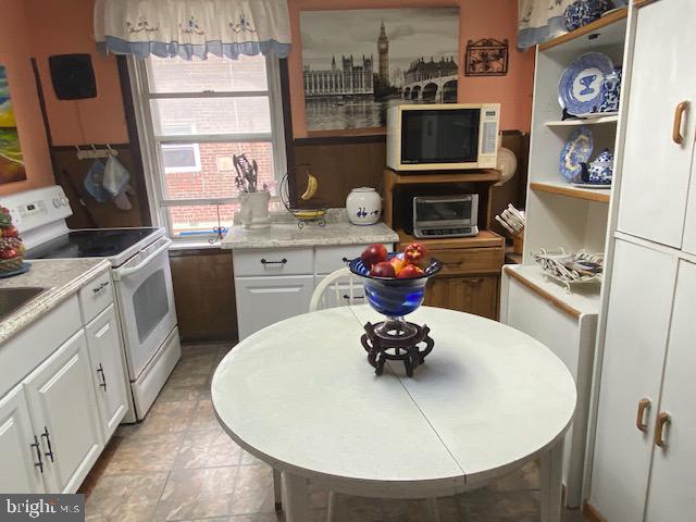 346 Huntley Road Upper Darby, PA 19082 - Photo 7 of 16
