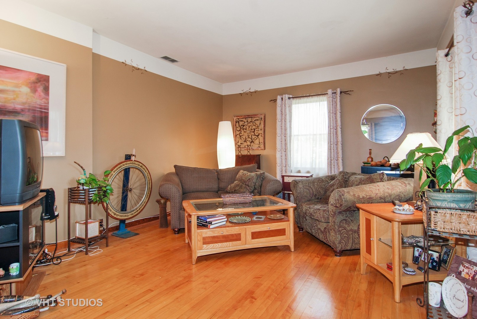 46 Northgate Road Riverside, IL 60546 - Photo 3 of 11