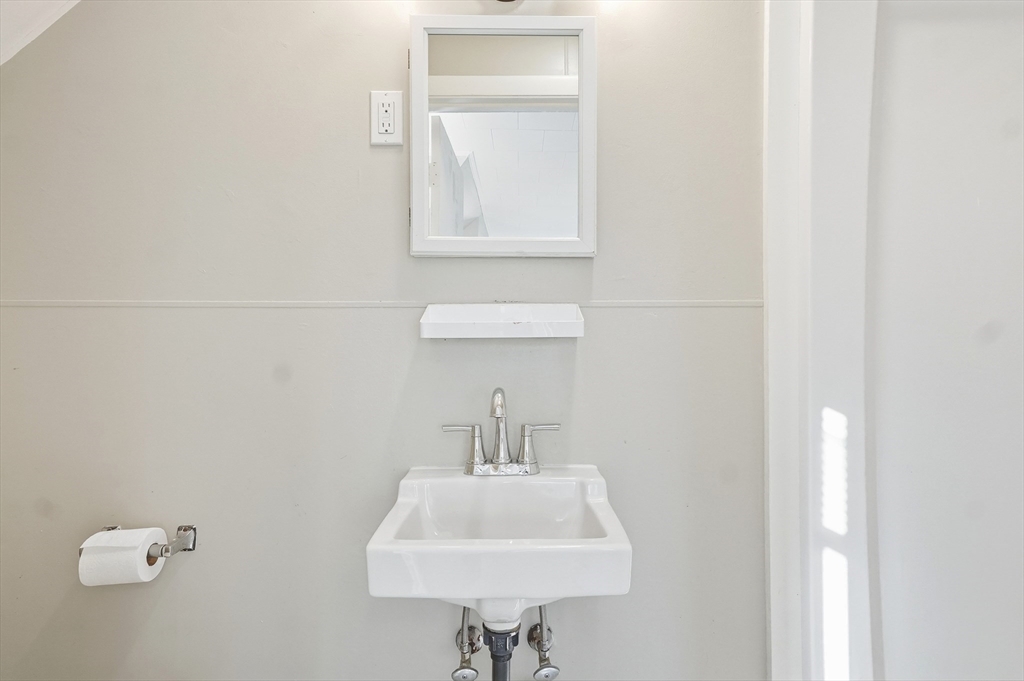 29 Allen Street, Unit 3 Gardner, MA 01440 - Photo 11 of 27