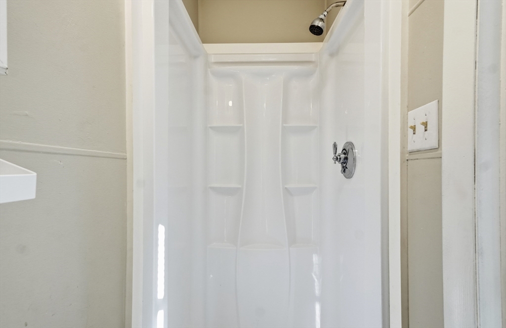 29 Allen Street, Unit 3 Gardner, MA 01440 - Photo 12 of 27