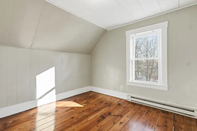 $2,000 | 29 Allen Street, Unit 3, Gardner, MA 01440