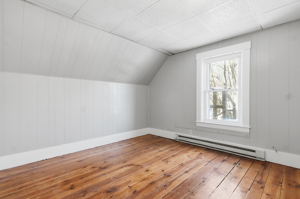 29 Allen Street, Unit 3 Gardner, MA 01440 - Photo 23 of 27