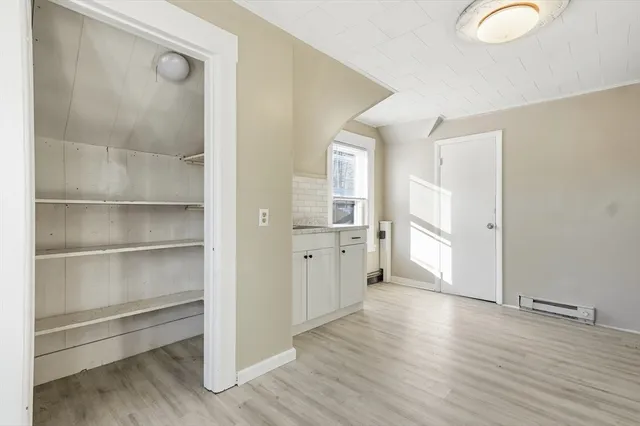 $2,000 | 29 Allen Street, Unit 3, Gardner, MA 01440