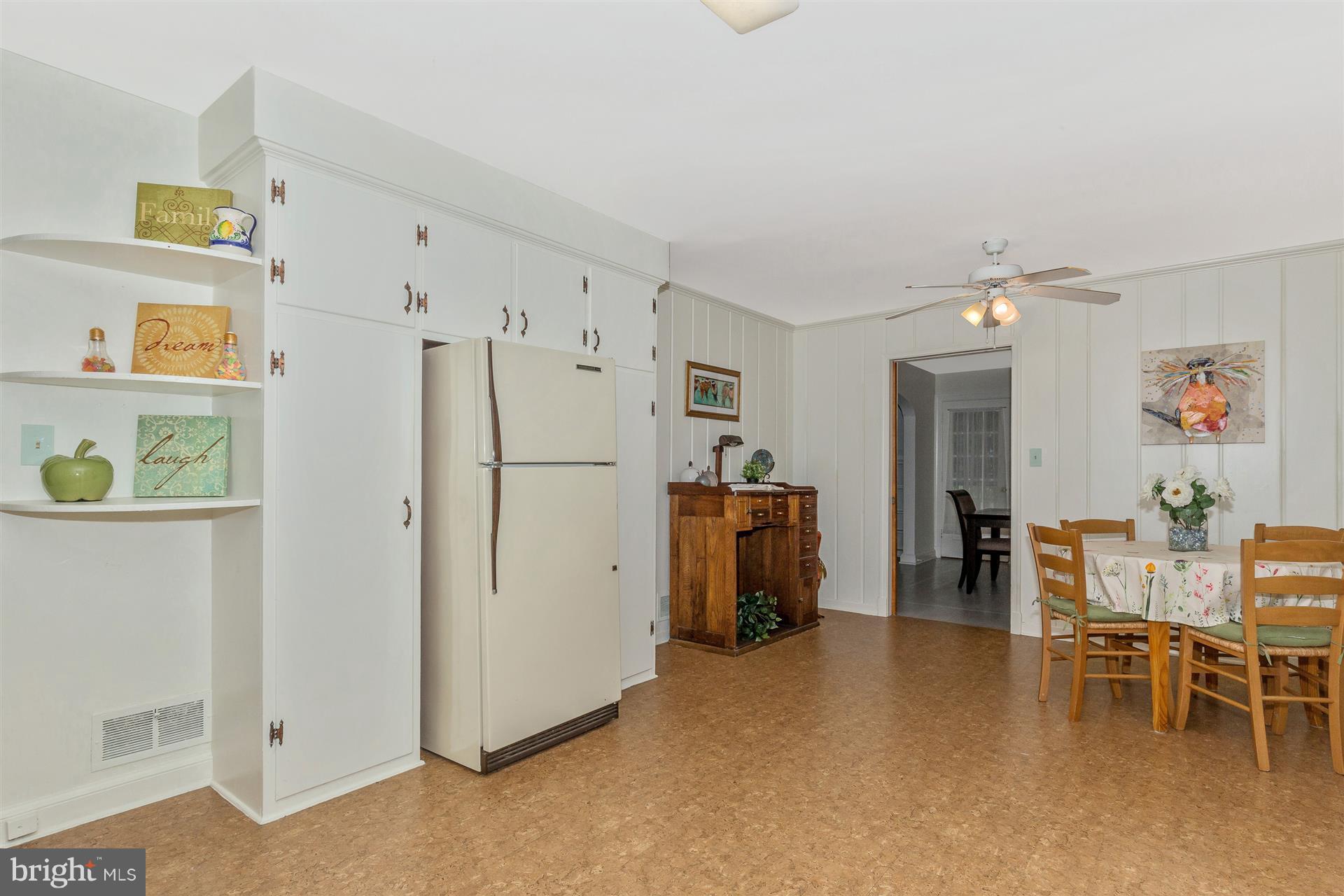 24200 Kings Valley Road Damascus, MD 20872 - Photo 13 of 29 Kitchen