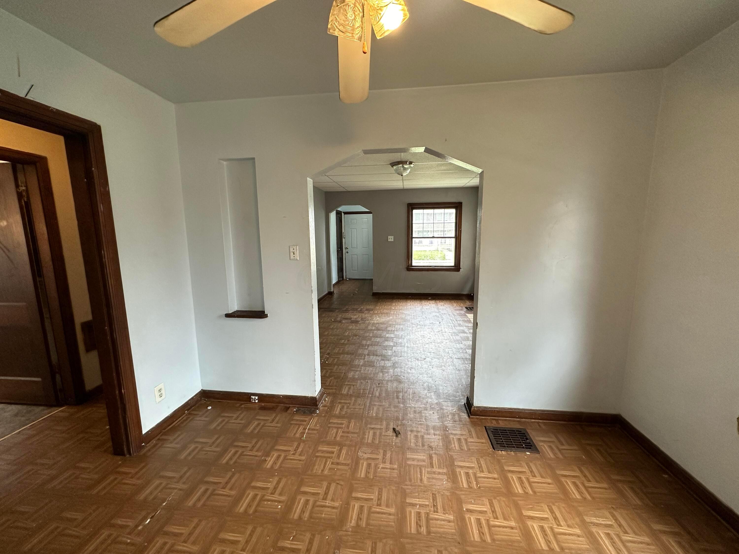 1317 Lockbourne Road Columbus, OH 43206 - Photo 15 of 42 IMG_2400