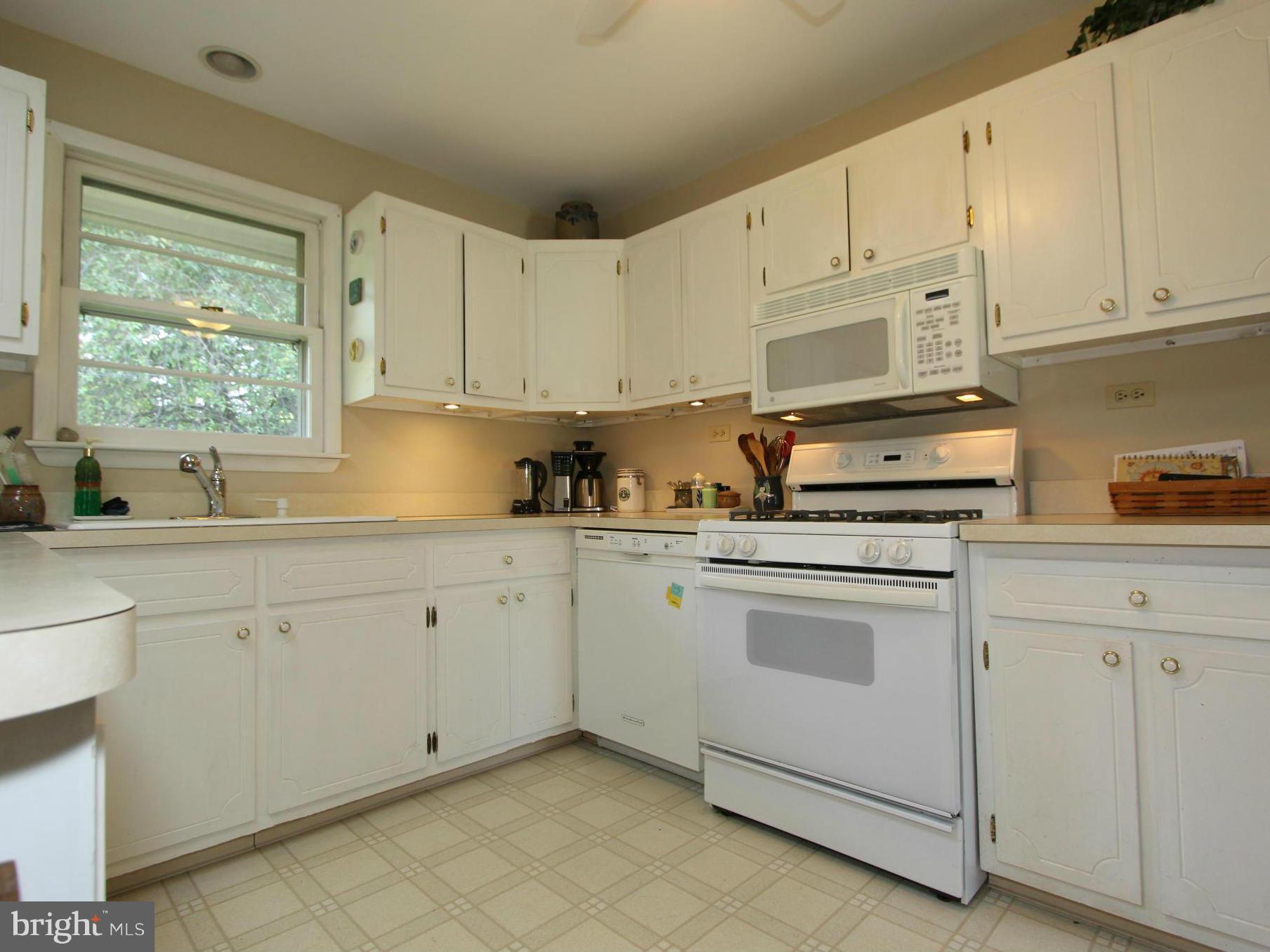 7633 Old Receiver Road Frederick, MD 21702 - Photo 6 of 27 Kitchen, View #2