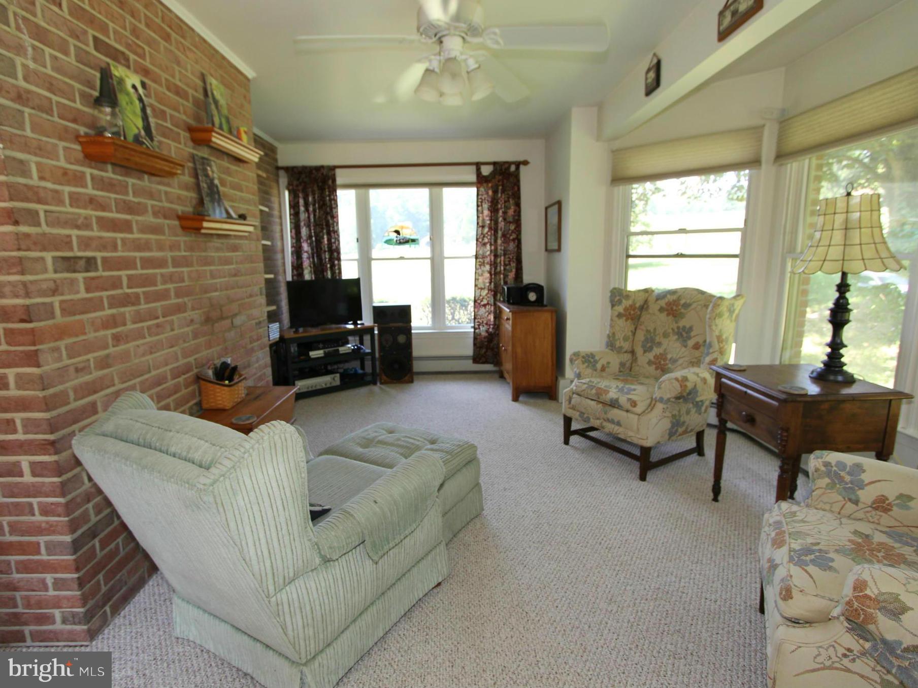 7633 Old Receiver Road Frederick, MD 21702 - Photo 9 of 27 All Season Florida/Sun Room!