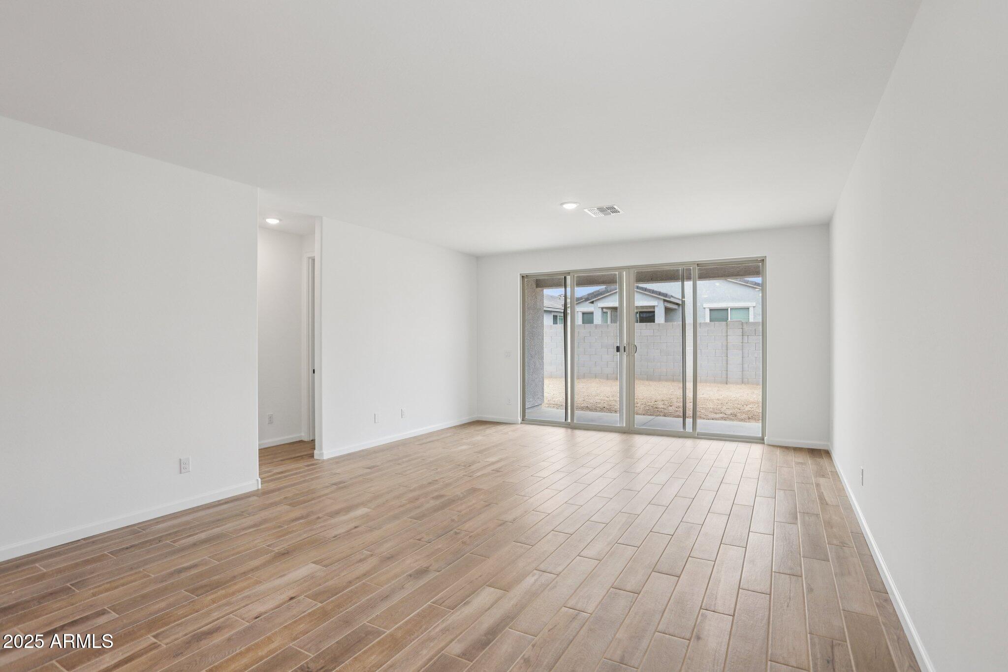 18224 La Senda Drive West Surprise, AZ 85387 - Photo 4 of 56 4-web-or-mls-La Senda Dr W-S2008-004