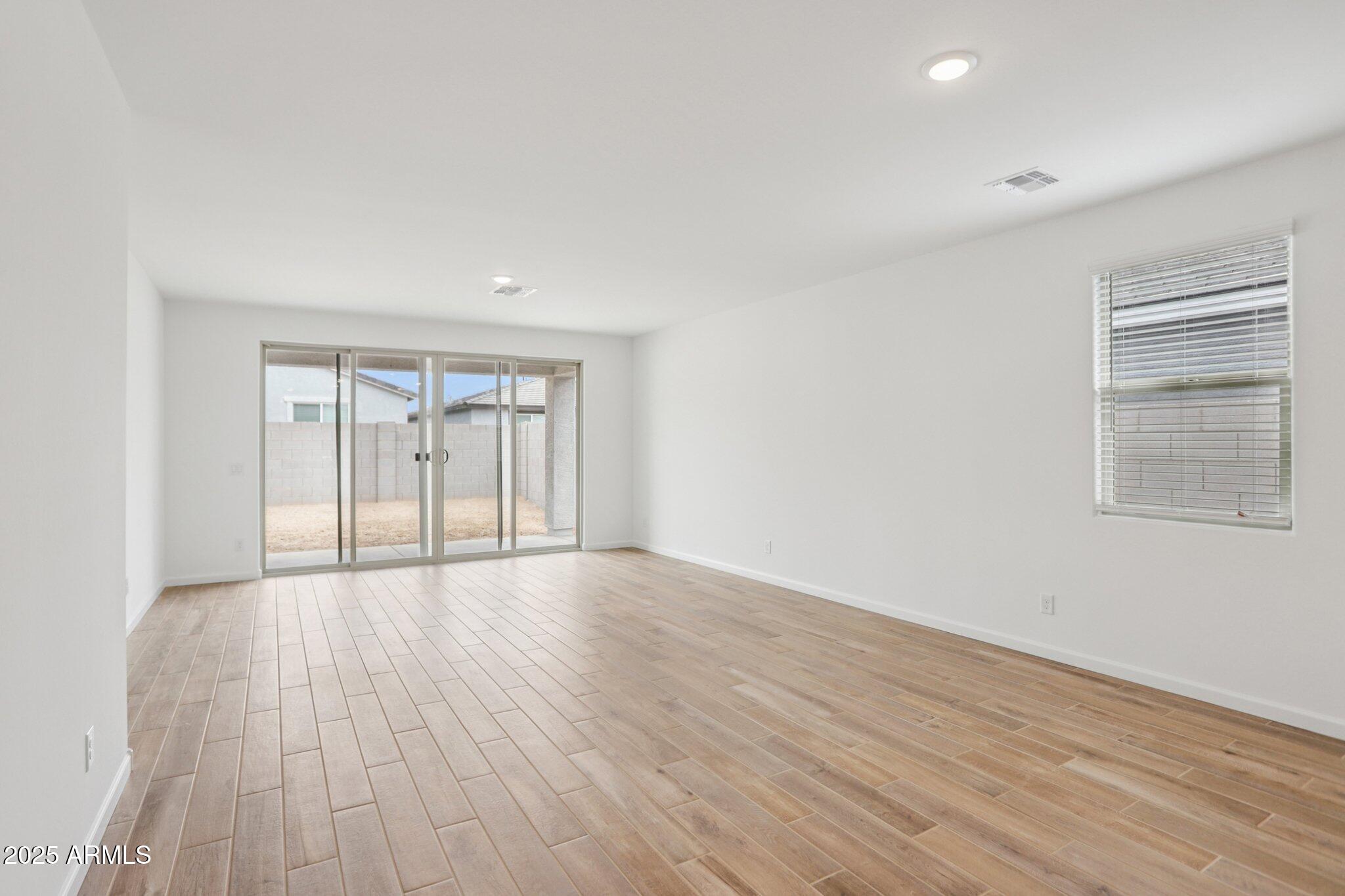 18224 La Senda Drive West Surprise, AZ 85387 - Photo 5 of 56 5-web-or-mls-La Senda Dr W-S2008-005