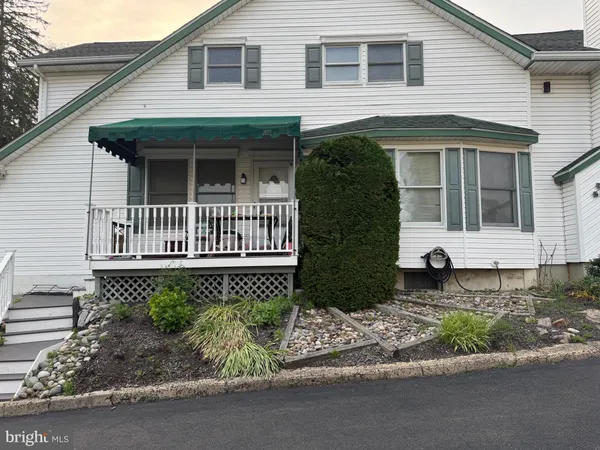 $1,995 | 633 Hampton Avenue, Southampton, PA 18966