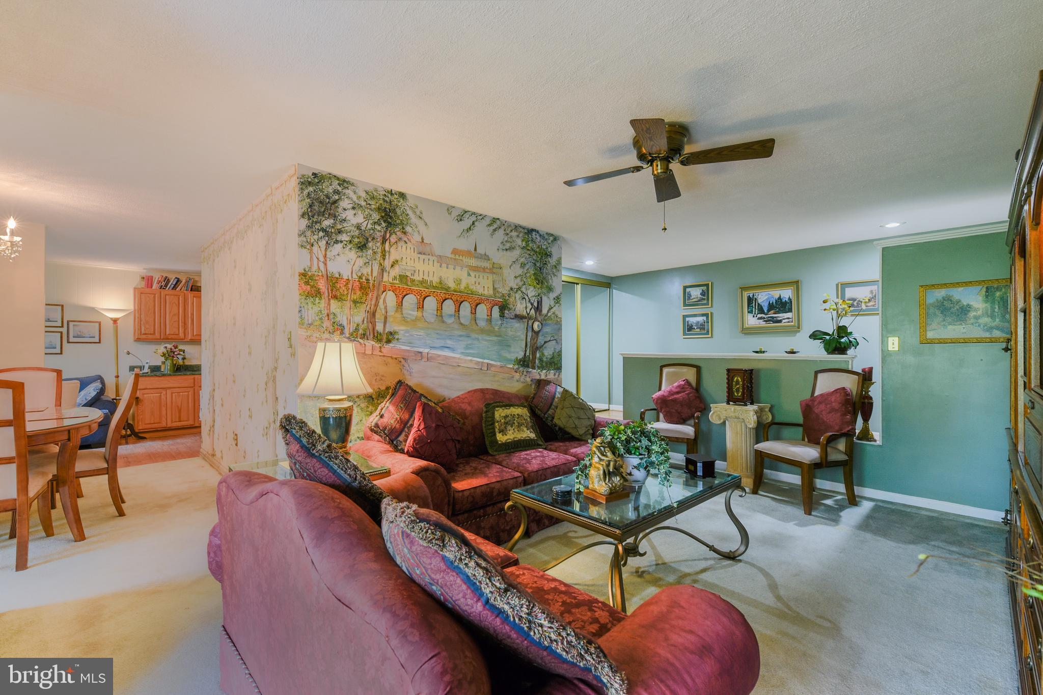 142 Georgetown Road, Unit 6 Annapolis, MD 21403 - Photo 16 of 40 Cozy Living Room