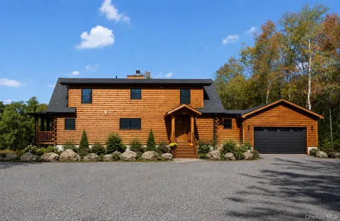 $999,000 | 76 Woodlands Trail, Clinton Corners, NY 12514