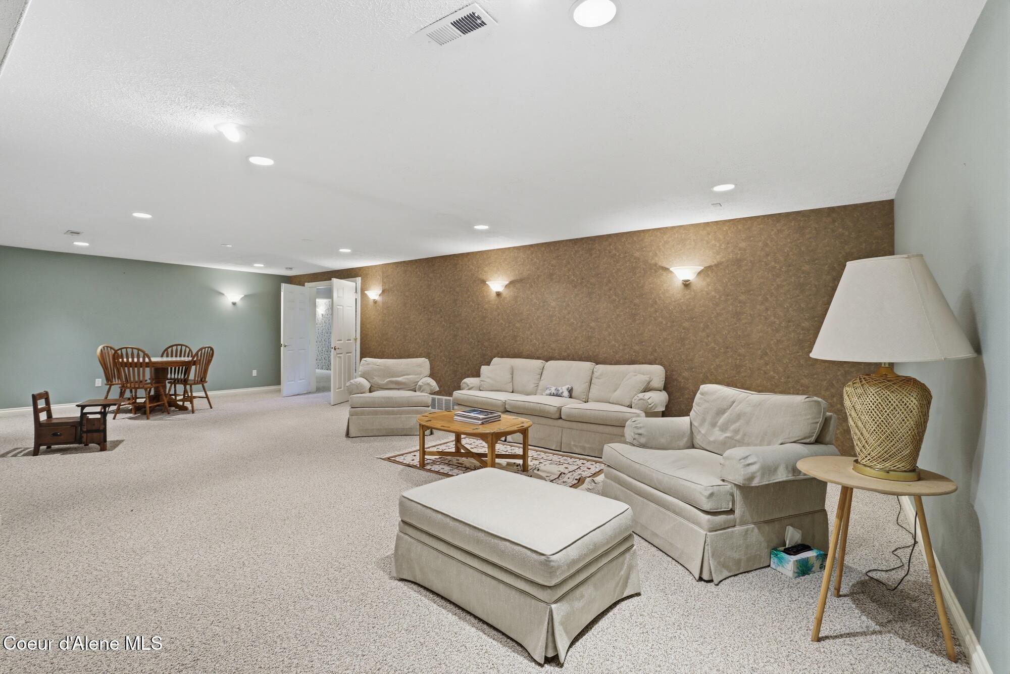 6909 West Ridgeway Road Deer Park, WA 99006 - Photo 38 of 70 Downstairs fam 3
