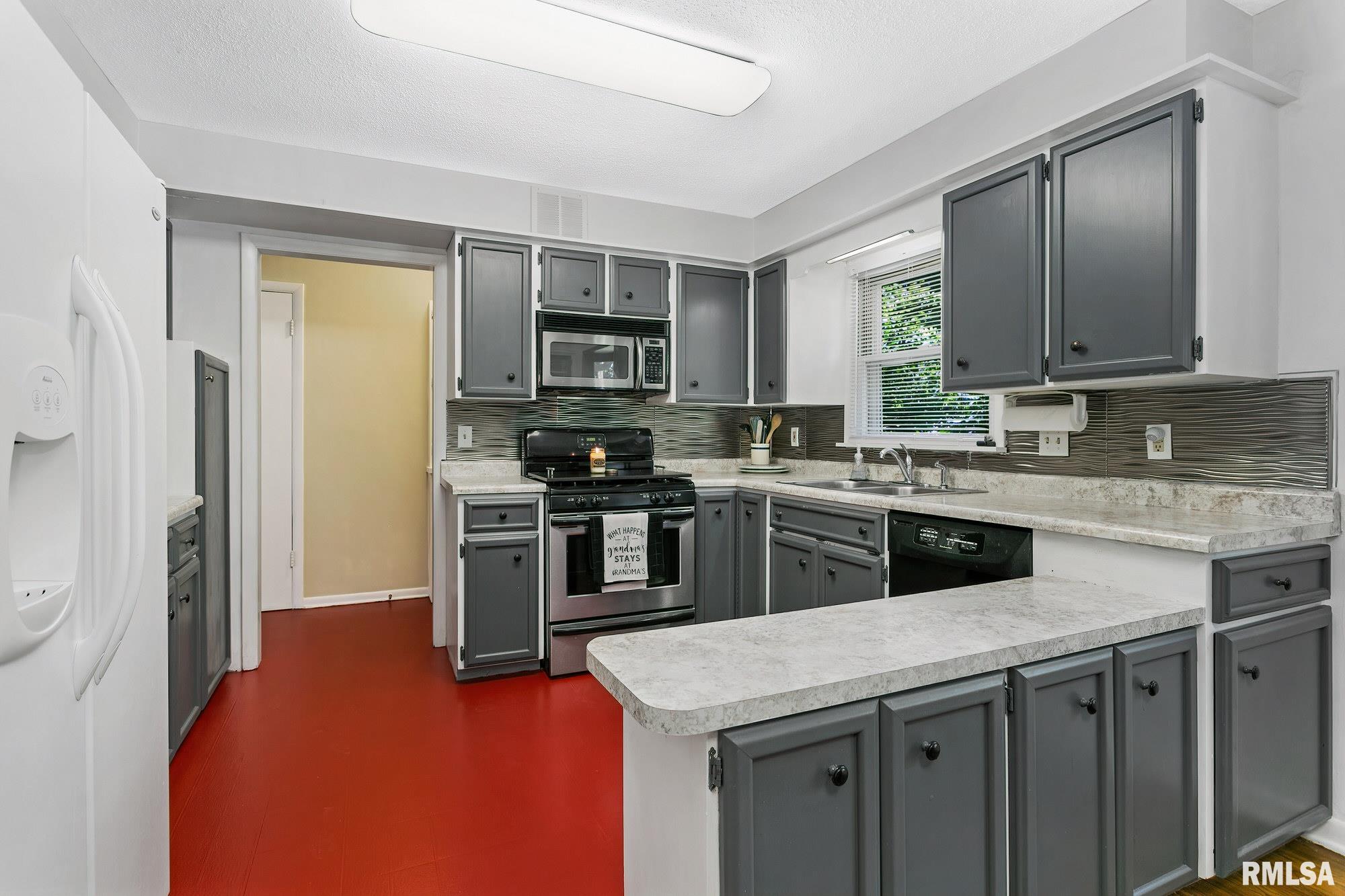 2411 Middle Road Davenport, IA 52803 - Photo 14 of 35 Gallery Image 14