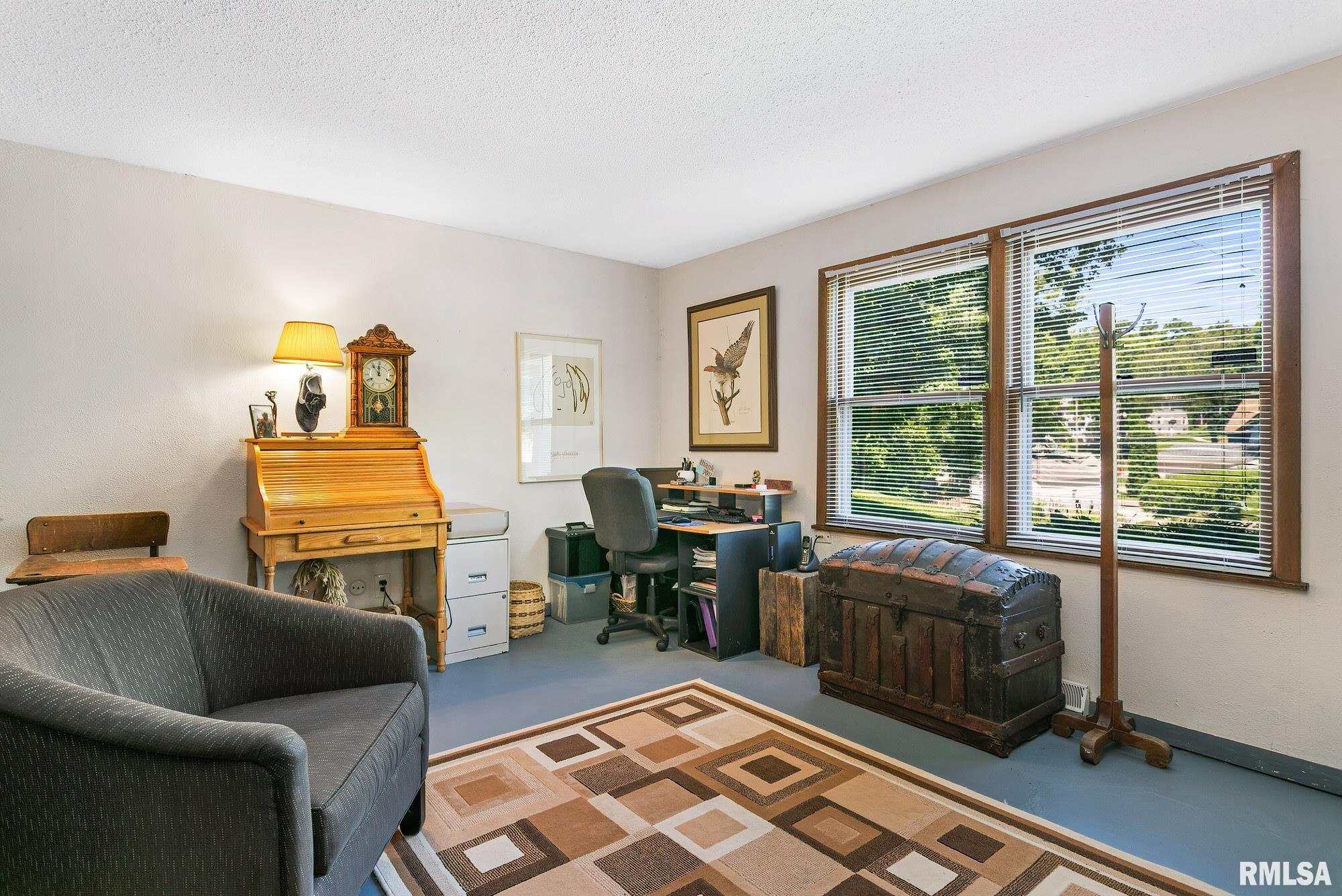 2411 Middle Road Davenport, IA 52803 - Photo 29 of 35 Gallery Image 29