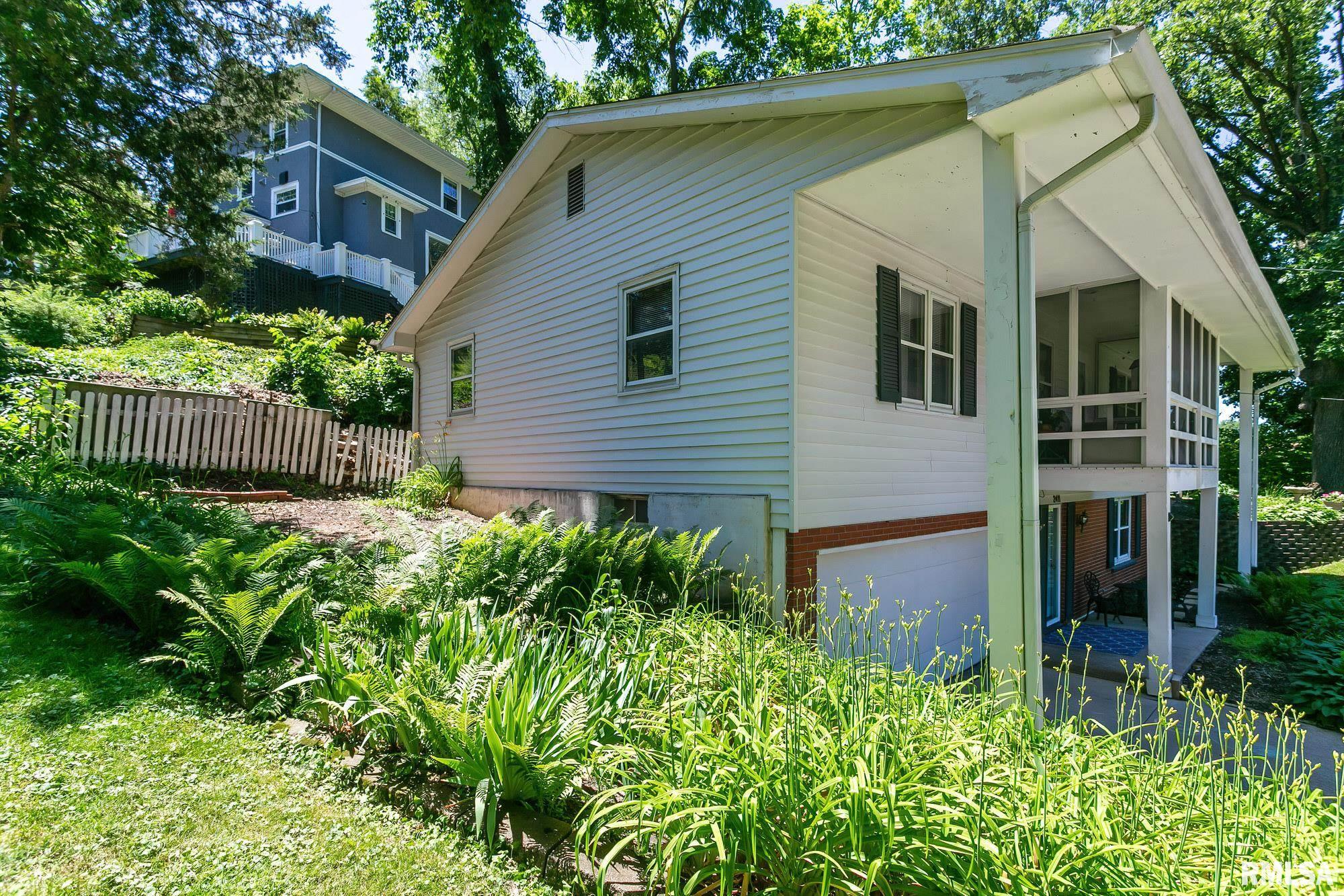 2411 Middle Road Davenport, IA 52803 - Photo 3 of 35 Gallery Image 3