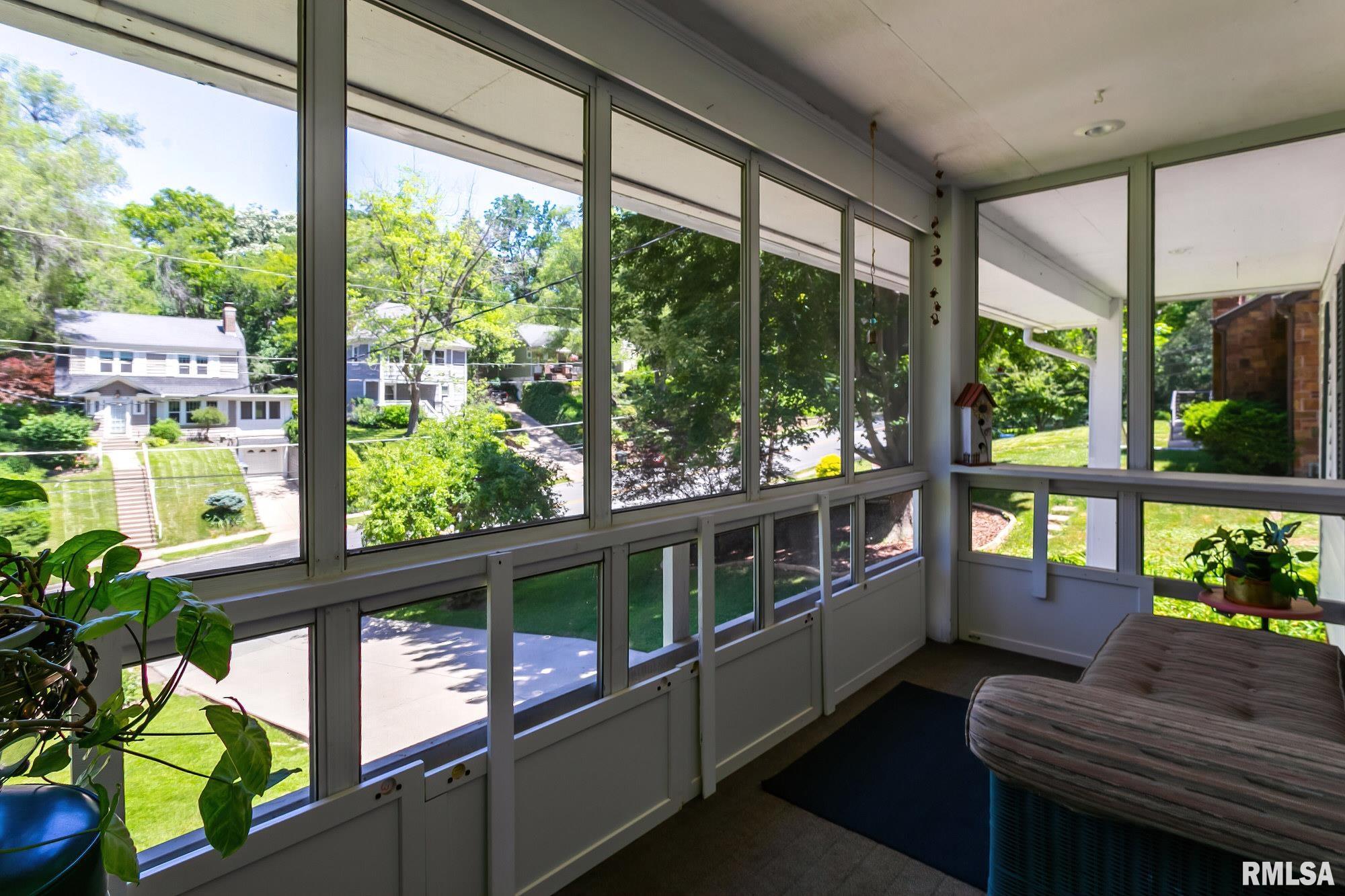 2411 Middle Road Davenport, IA 52803 - Photo 31 of 35 Gallery Image 31
