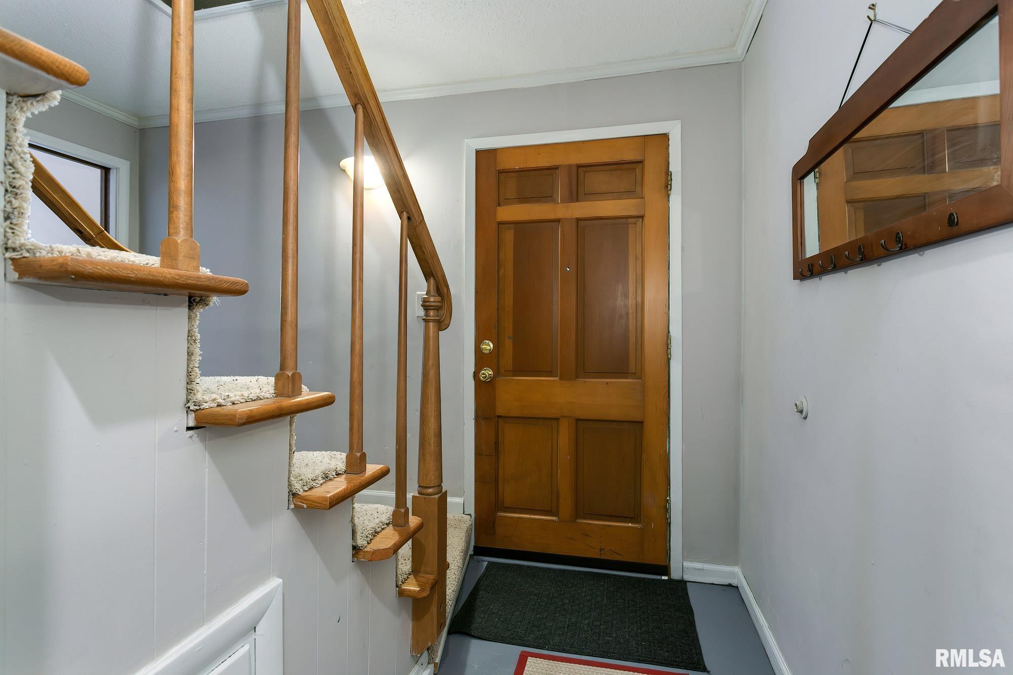 2411 Middle Road Davenport, IA 52803 - Photo 5 of 35 Gallery Image 5