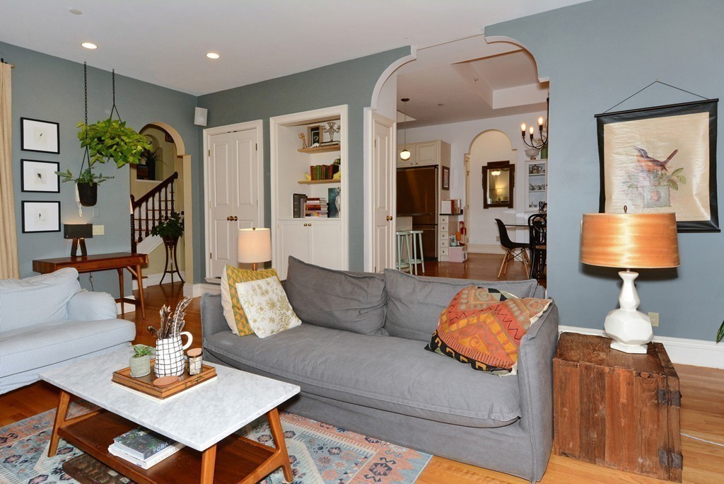 7 Winter Street, Unit 5 Salem, MA 01970 - Photo 9 of 41 a living room with furniture and a lamp