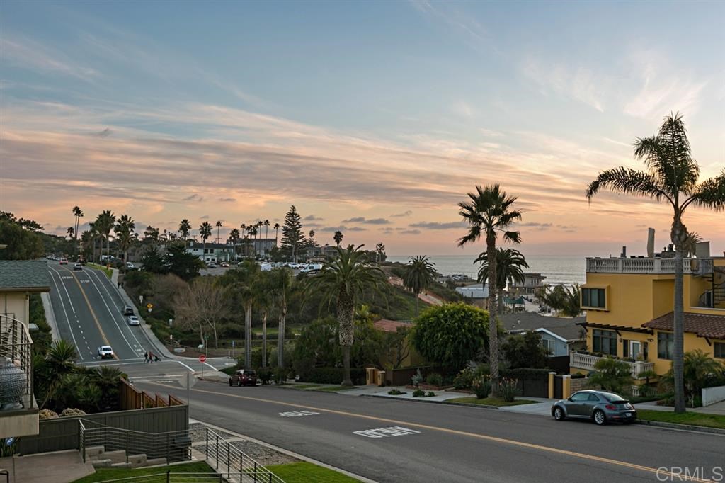 203 3rd Street Encinitas, CA 92024 - Photo 7 of 25