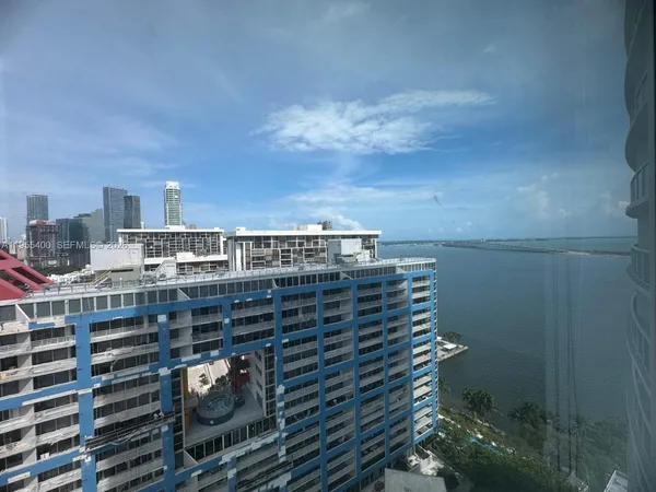a picture of city view