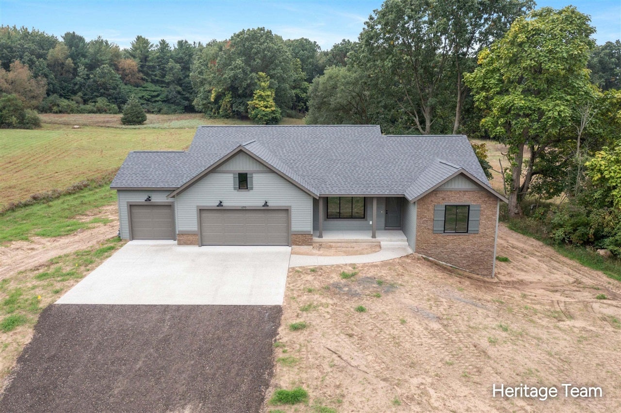 690 Pierce Road Plainwell, MI 49080 - Photo 2 of 42 Gallery Image 2