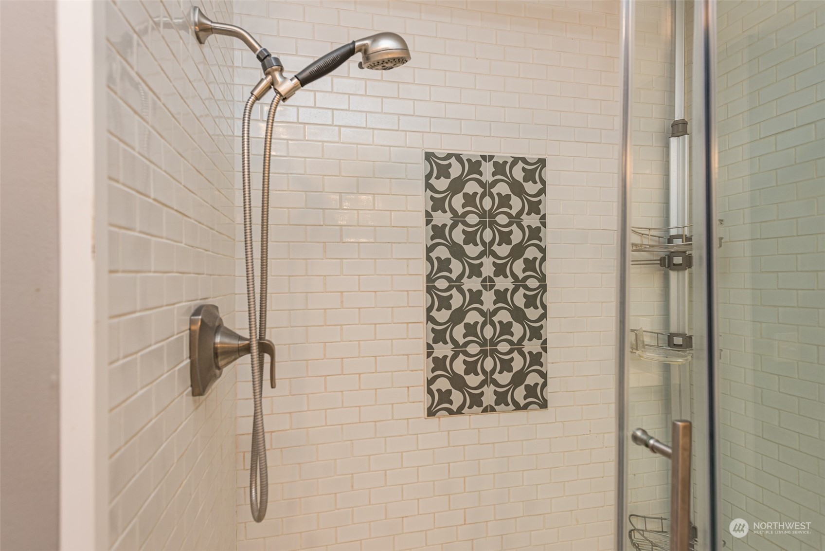 146 Sunset Place Sequim, WA 98382 - Photo 15 of 40 a bathroom with a shower