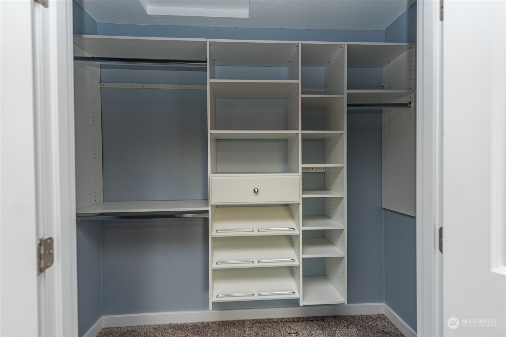 146 Sunset Place Sequim, WA 98382 - Photo 24 of 40 a view of a walk in closet