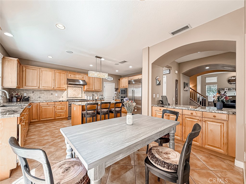 128 Laurel Ridge Drive Simi Valley, CA 93065 - Photo 16 of 33 Kitchen