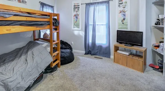 $169,900 | 1226 East 8th Avenue, Winfield, KS 67156