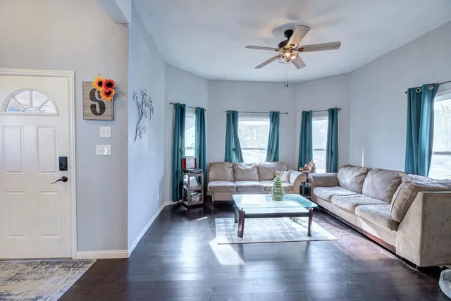 $169,900 | 1226 East 8th Avenue, Winfield, KS 67156