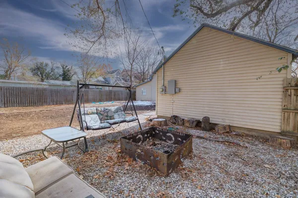 $169,900 | 1226 East 8th Avenue, Winfield, KS 67156