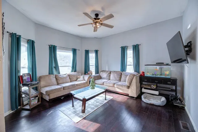 $169,900 | 1226 East 8th Avenue, Winfield, KS 67156