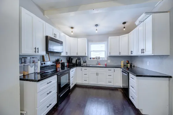 $169,900 | 1226 East 8th Avenue, Winfield, KS 67156