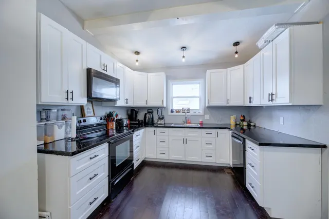 $169,900 | 1226 East 8th Avenue, Winfield, KS 67156