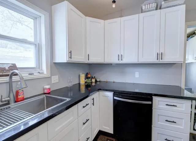 $169,900 | 1226 East 8th Avenue, Winfield, KS 67156