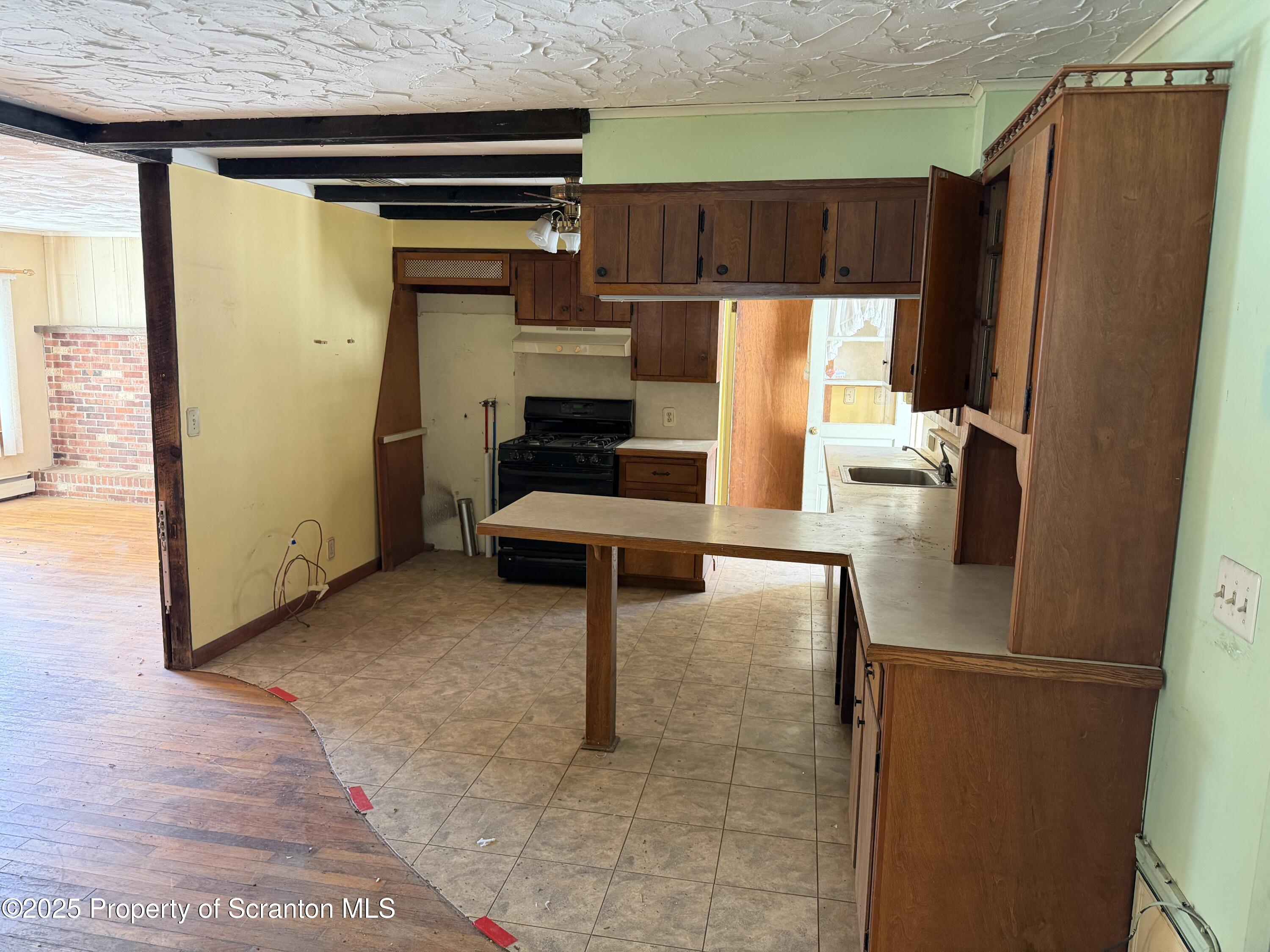 1055 Blue Ridge Avenue Matamoras, PA 18336 - Photo 10 of 27 KITCHEN