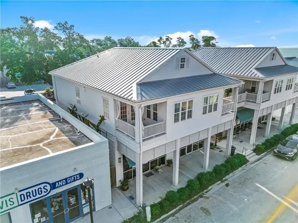 $327,500 | 116 Davis Avenue, Unit E, Pass Christian, MS 39571
