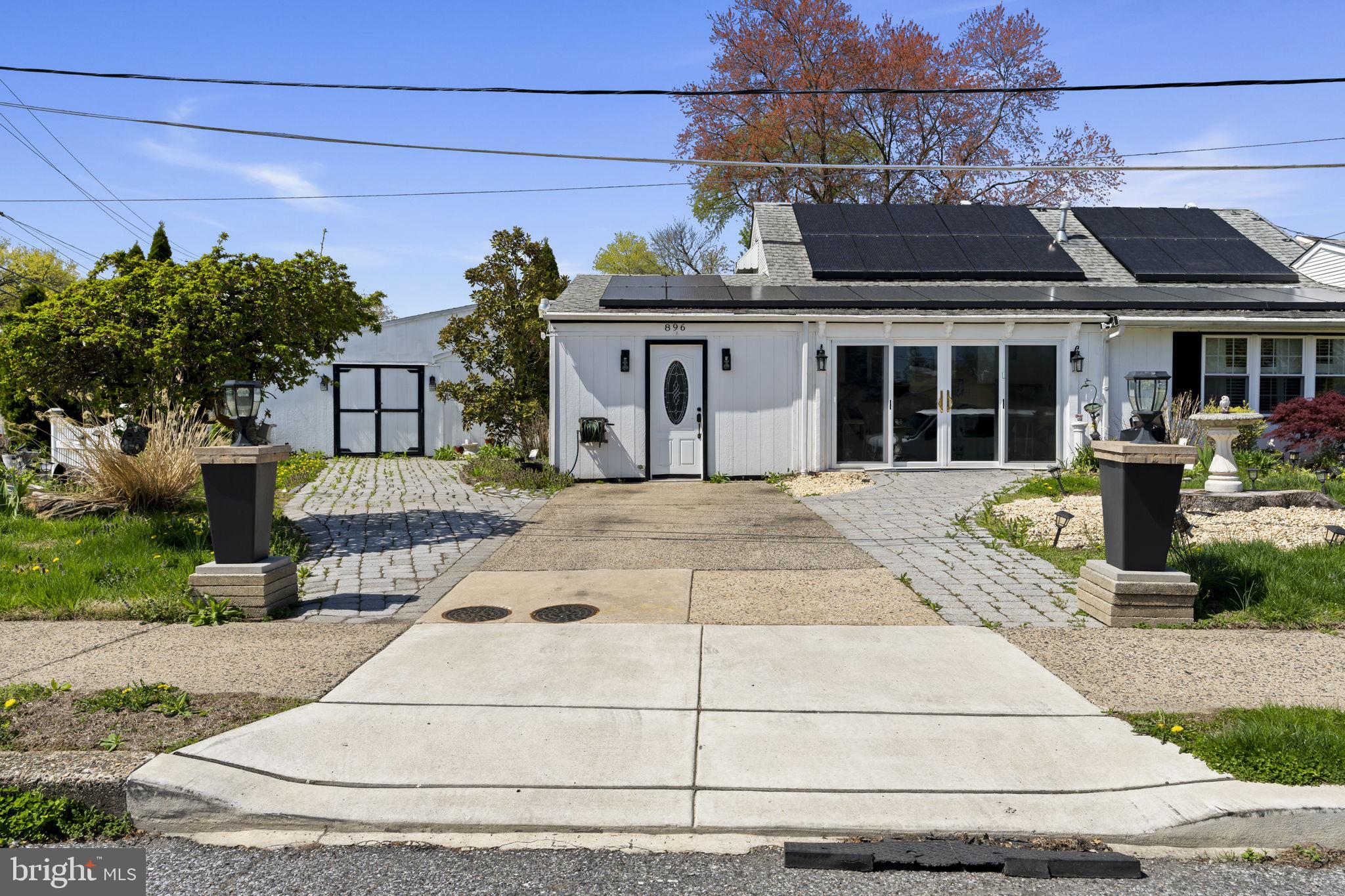 896 Pne Hl Road Philadelphia, PA 19115 - Photo 2 of 37