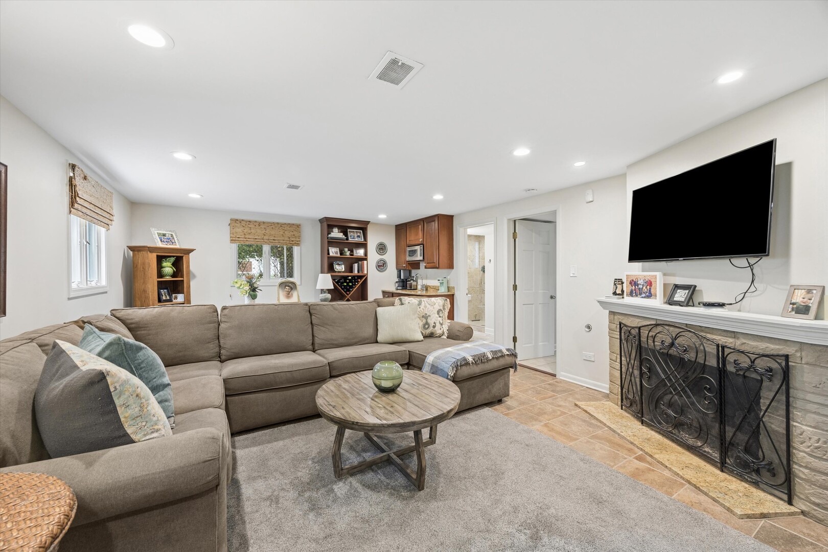 110 South Herbert Road Riverside, IL 60546 - Photo 27 of 33 Gallery Image 27