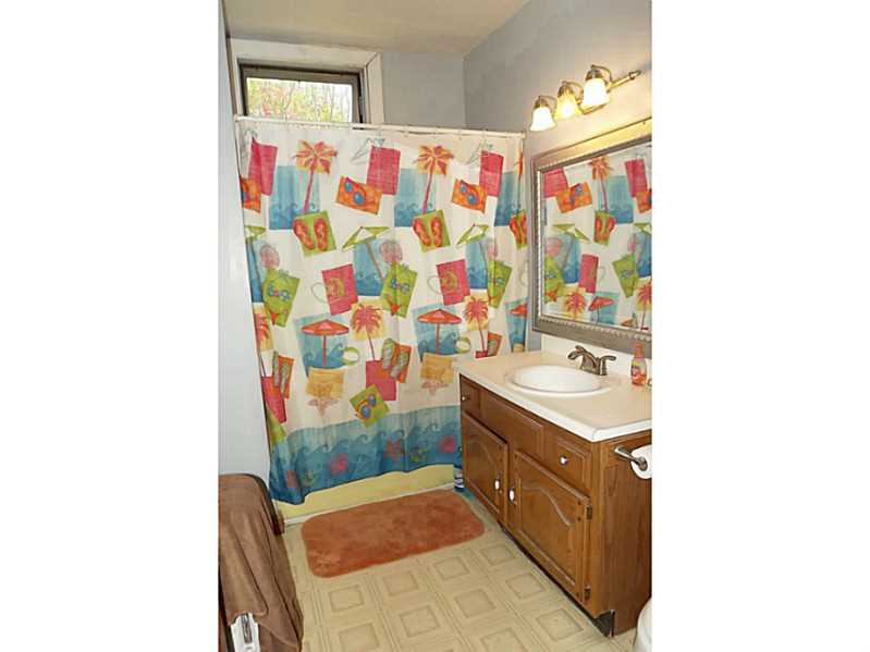 30 Dewey Street Woonsocket, RI 02895 - Photo 10 of 22 Bathroom. 1st Flr Apt
