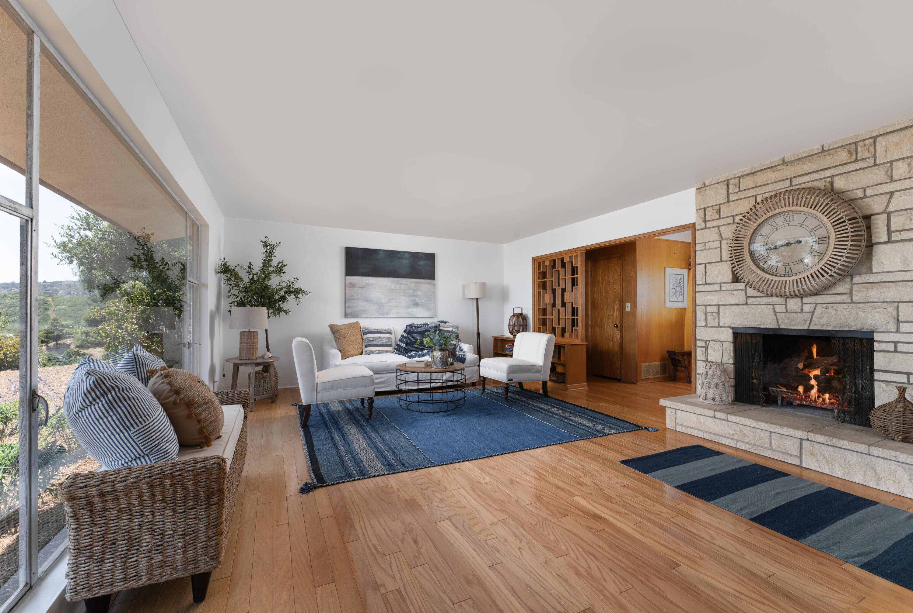 988 Coyote Road Santa Barbara, CA 93108 - Photo 10 of 28 Living area