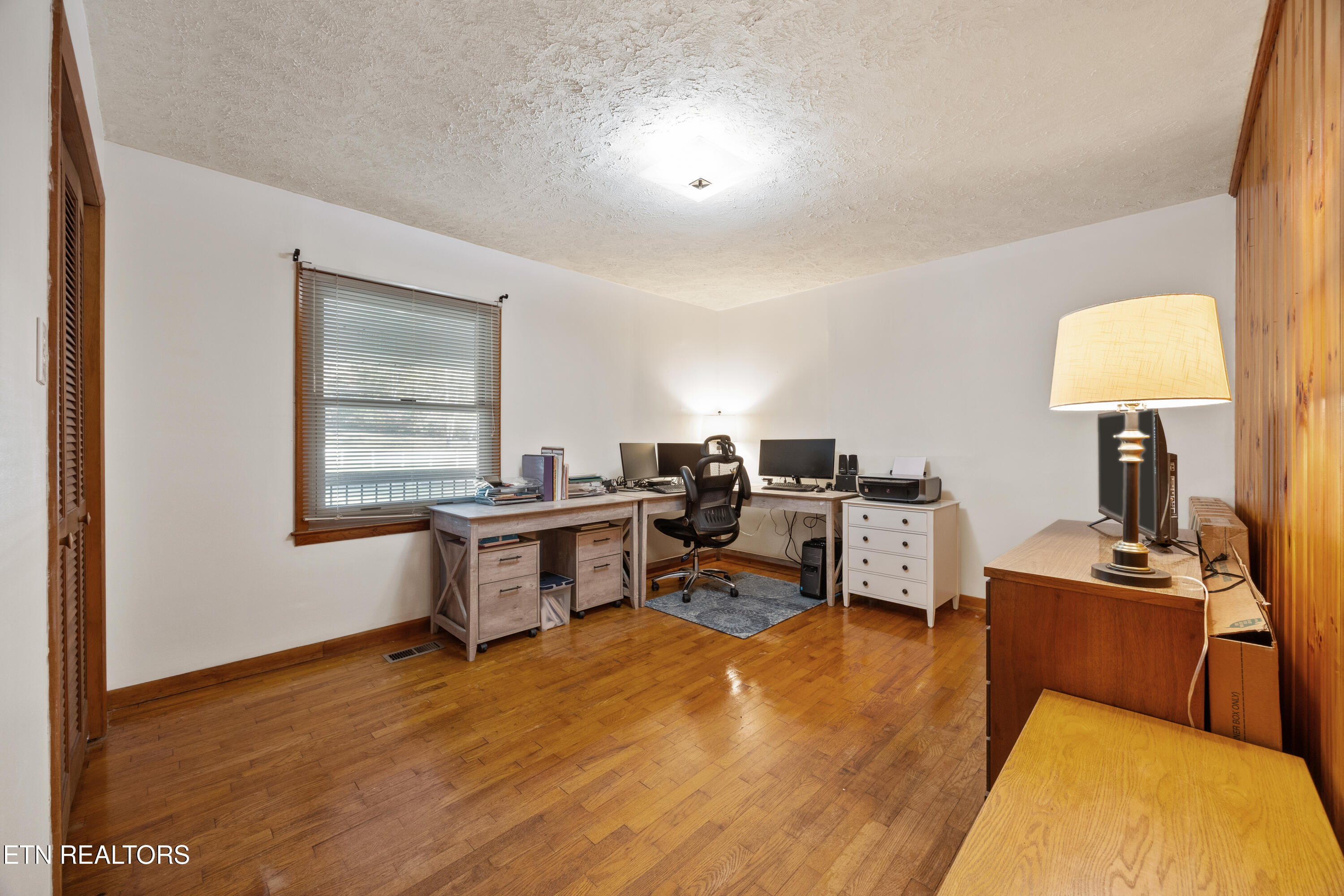 8237 Collier Road Powell, TN 37849 - Photo 13 of 31 11-8237 Collier Rd 08