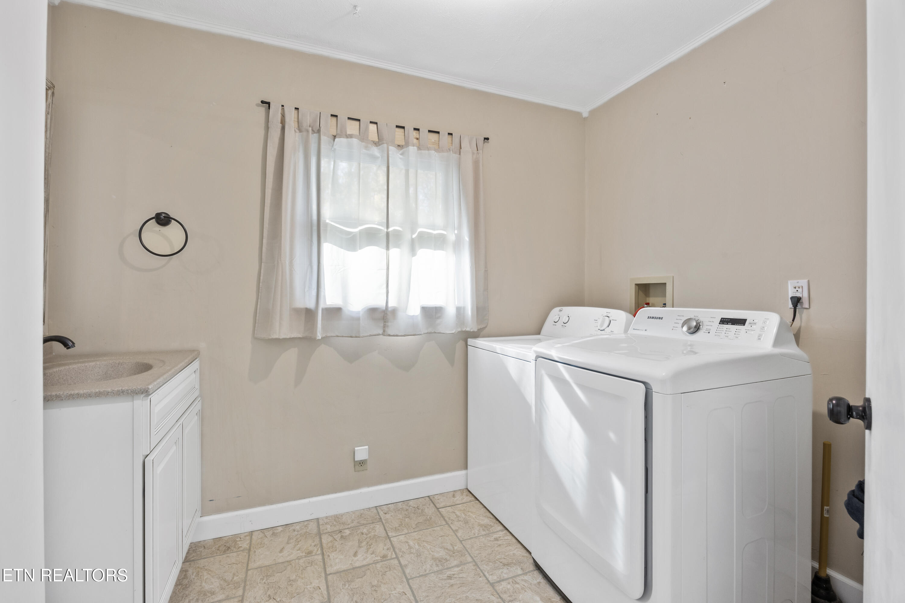 8237 Collier Road Powell, TN 37849 - Photo 17 of 31 14-8237 Collier Rd 26