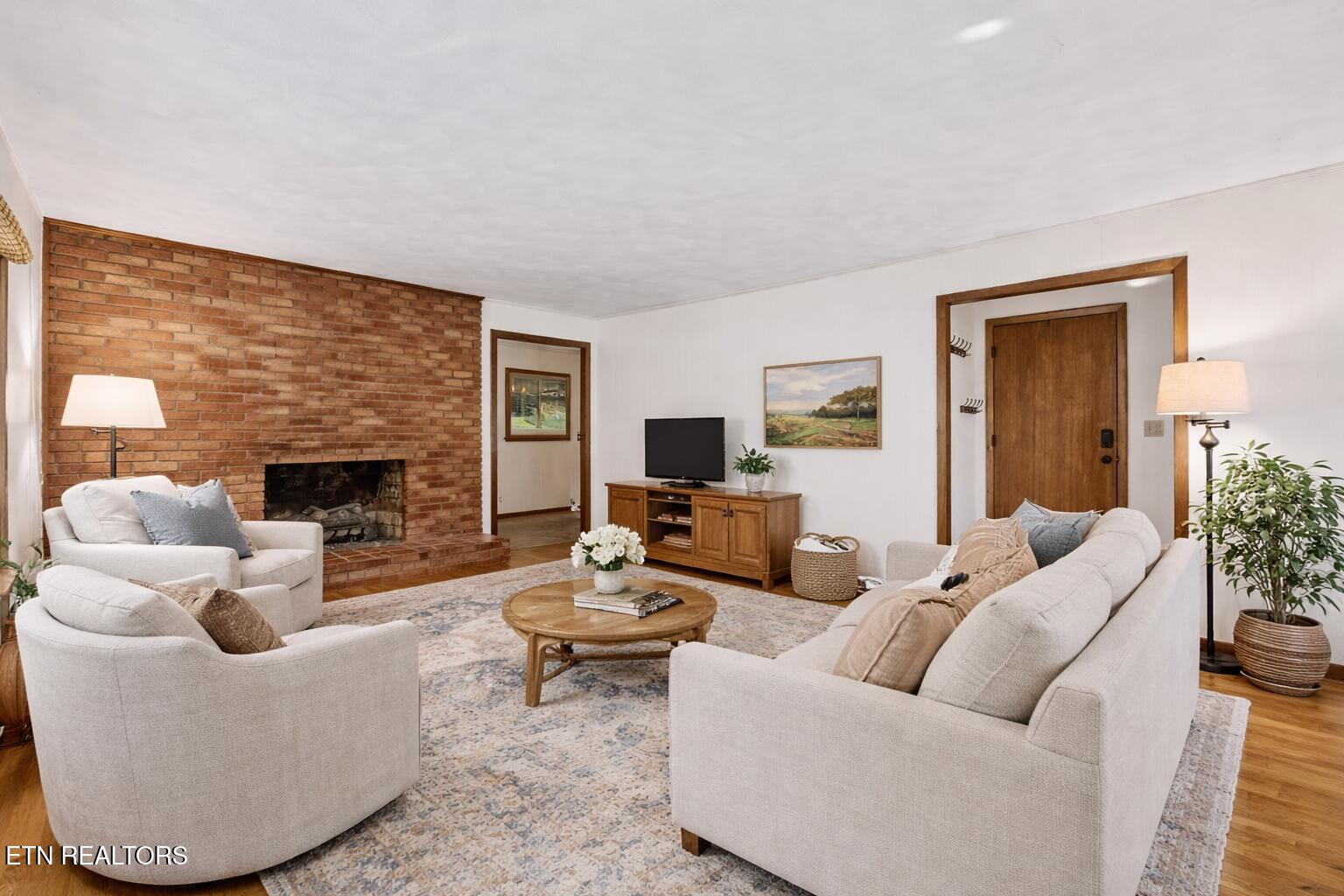 8237 Collier Road Powell, TN 37849 - Photo 5 of 31 Bright and serene living room design