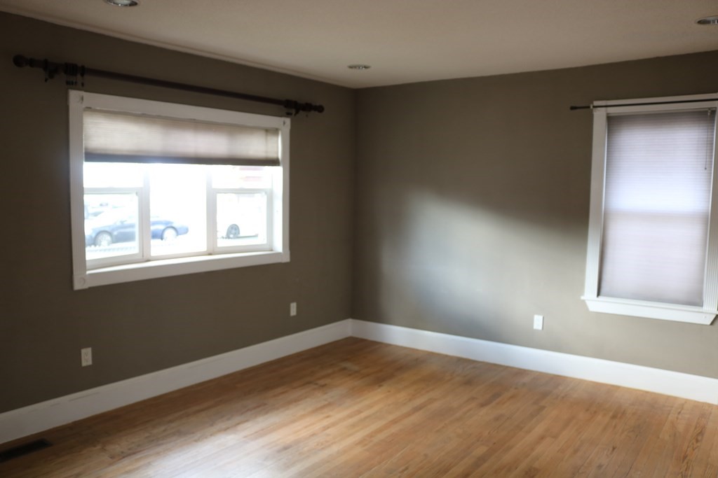 27 Reed Street Springfield, MA 01109 - Photo 11 of 15 Gallery Image 11