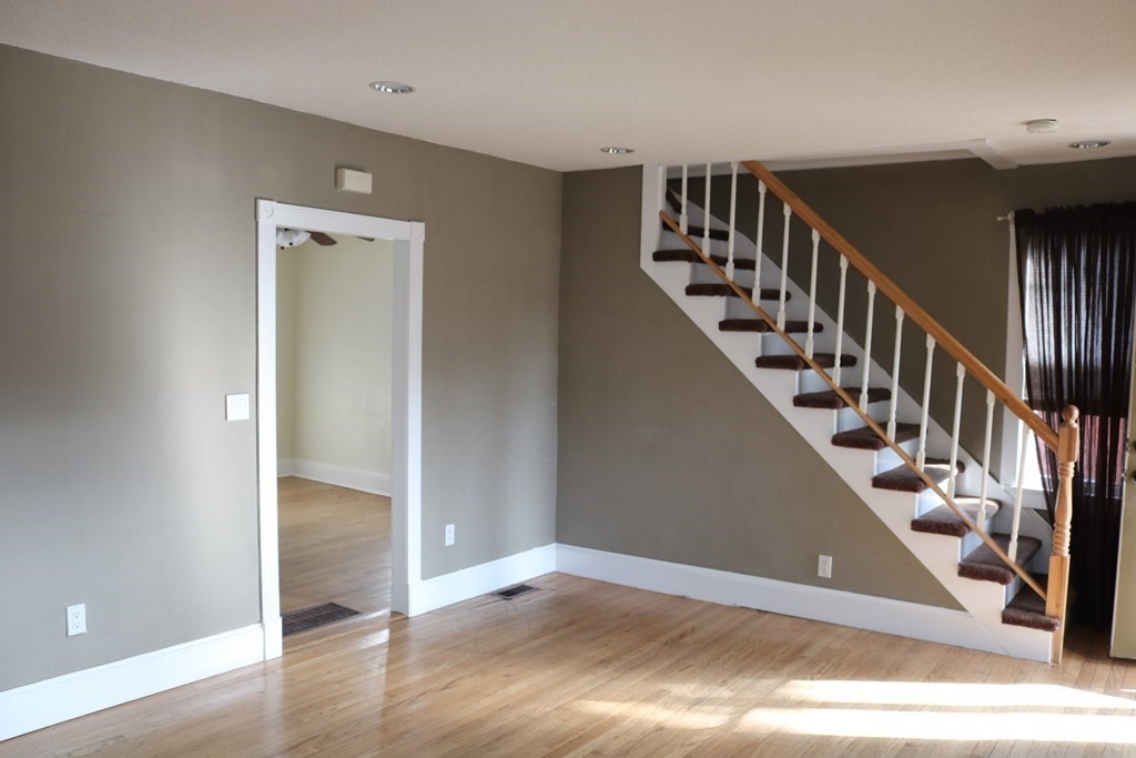 27 Reed Street Springfield, MA 01109 - Photo 12 of 15 Gallery Image 12