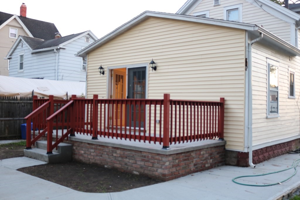 27 Reed Street Springfield, MA 01109 - Photo 7 of 15 Gallery Image 7